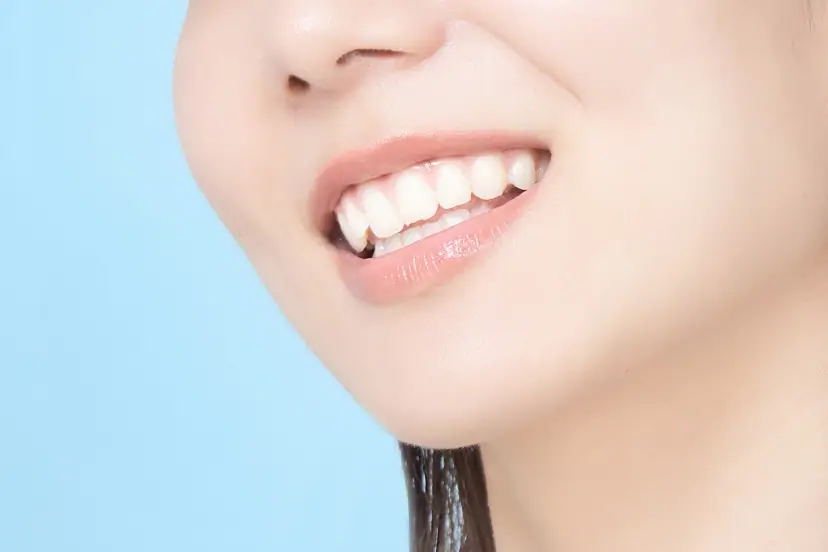 綺麗な女性の歯